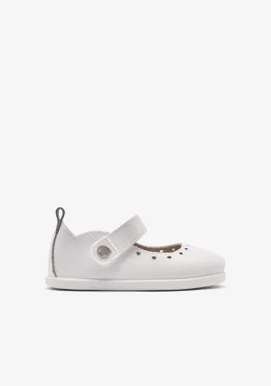 Baby´s White Hearts Respectful Mary Janes